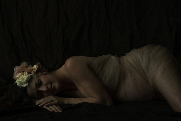 Artistic maternity portrait by Captured by Karen Photography in Grand Junction